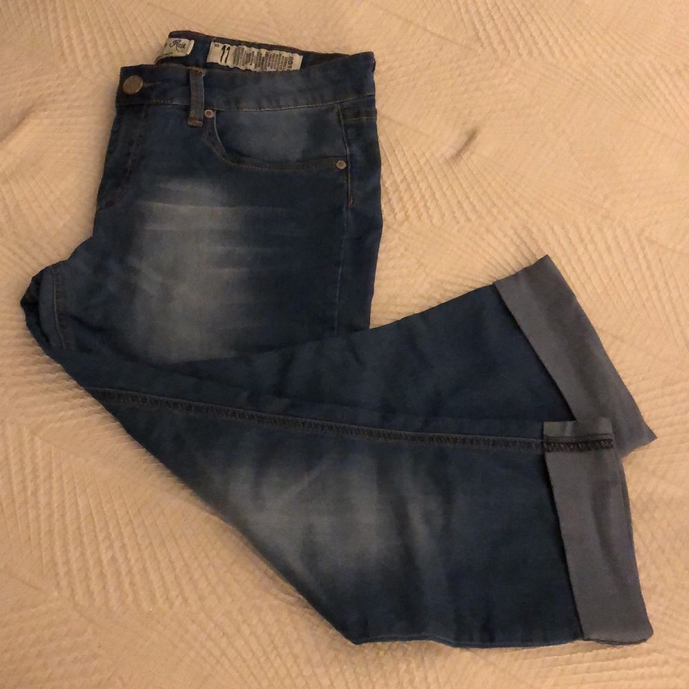 Indigo Rein Blue Capris - Size 11 Super Soft & Comfortable ☺️👍🏼